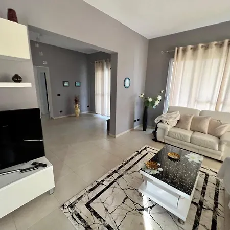 Vacanze Vicino Tirana 아파트